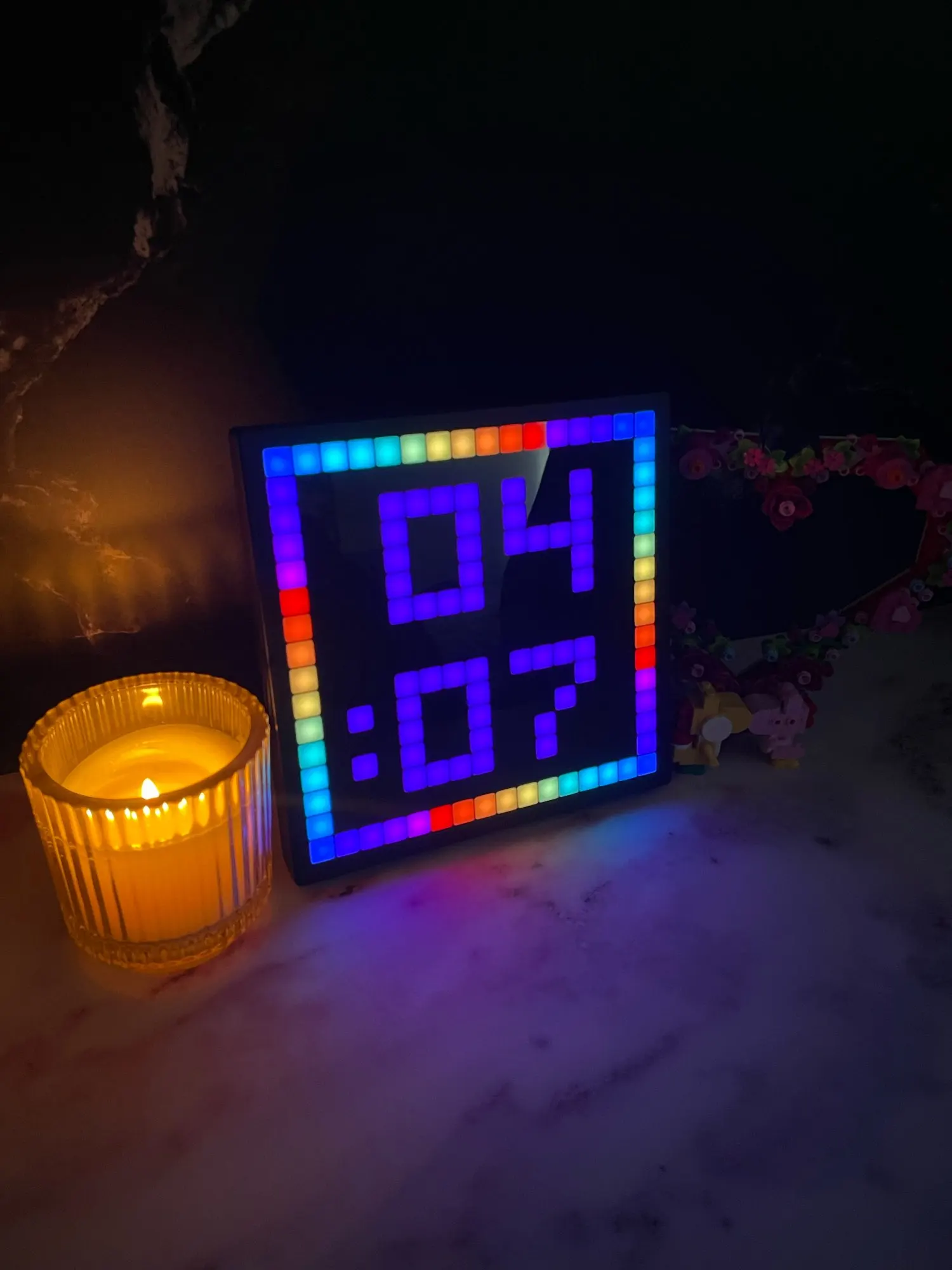 Smart LED Matrix Pixel Display RGB DIY Graffiti Bluetooth App Control Art Display For Gaming Room Decor Cool Animation Frame photo review